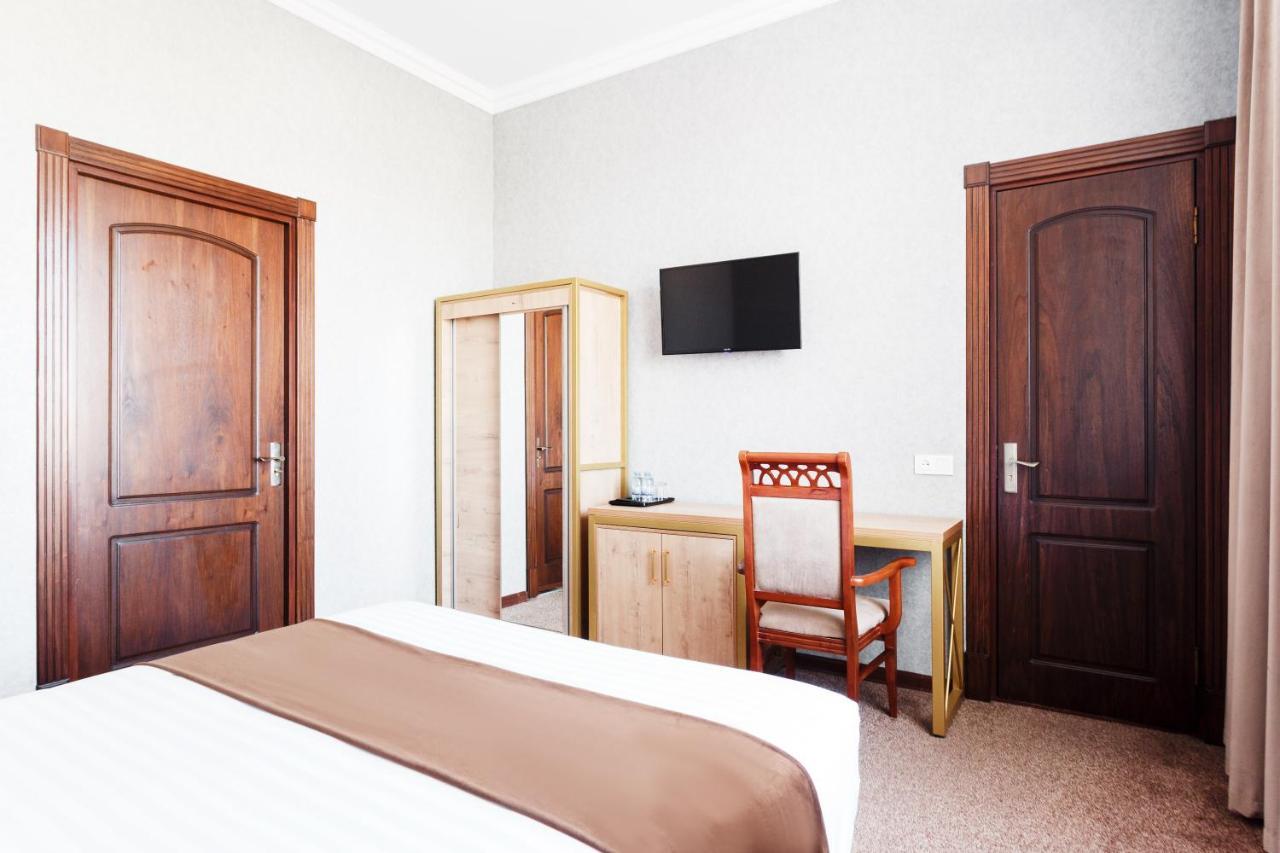 Western Suites Hotel Taskent Exterior foto